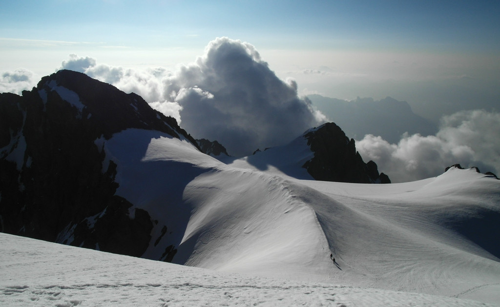 Cinc persones mortes, dues desaparegudes i una ferida lleu un devessall en els Alps francesos