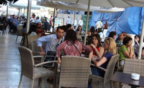 El Gremi de Restauració exigeix a l'Ajuntament aclarir la normativa de terrasses de la Diagonal