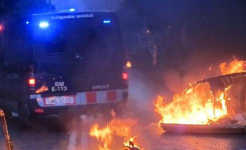 Absolts tres condemnats per Can Vies en dubtar de la versió policial