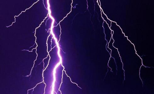 Mor una nena de 12 anys per l'impacte d'un raig