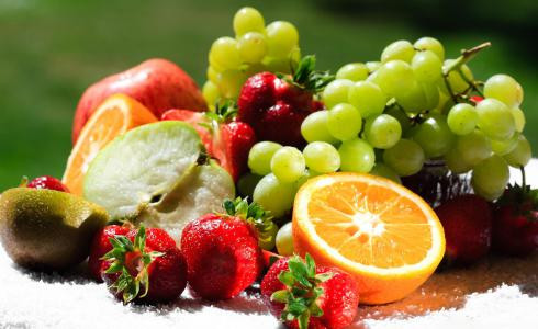 La fruita, abans o després dels menjars, té les mateixes calories