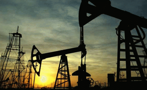 L'OPEP manté l'oferta de cru i enfonsa els preus del petroli