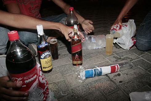 Rescaten una jove de 21 anys que va caure a un pou mentre feia "botellón"