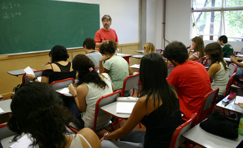 Els nous mestres i professors hauran d'acreditar el nivell C2 de català a partir del 2024