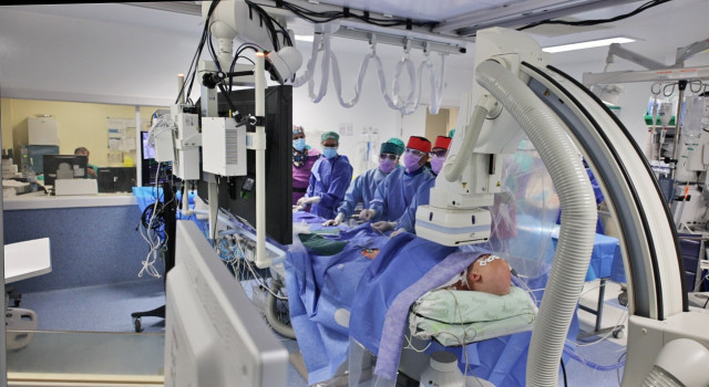 L'Hospital de Bellvitge, pioner a realitzar amb èxit una operació de doble pròtesi valvular en un cor trasplantat