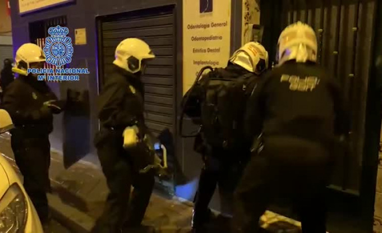 VÍDEO. Desarticulat un grup criminal que va robar en una botiga de la 