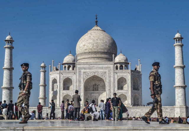 EuropaPress 2657942 19 february 2020 india agra indian security personnel patrol the premises