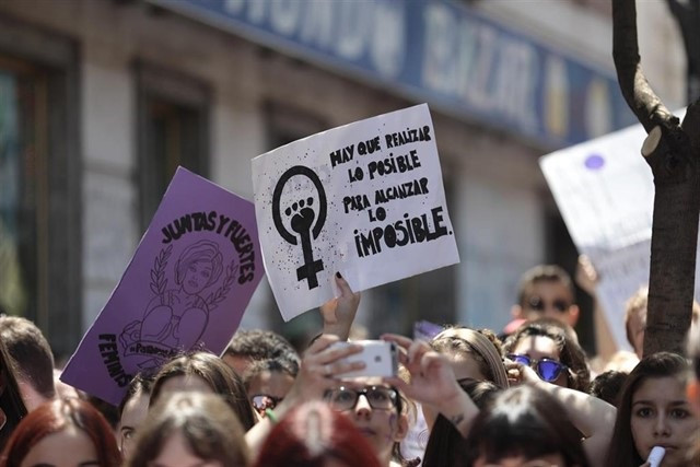El moviment feminista surt al carrer per demanar la prohibició de la prostitució