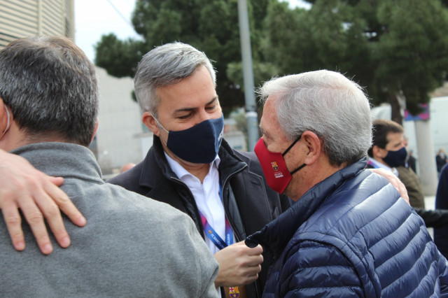 El candidat a la presidència del FC Barcelona Víctor Font poc abans de votar, al Camp Nou