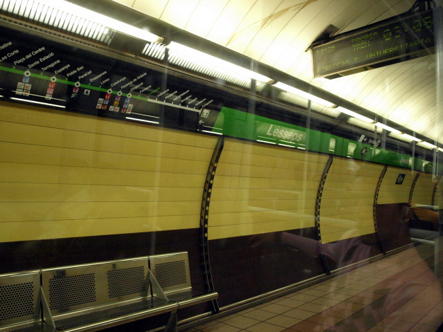 Detingut a Barcelona per intentar atacar amb una arma blanca a persones al metro