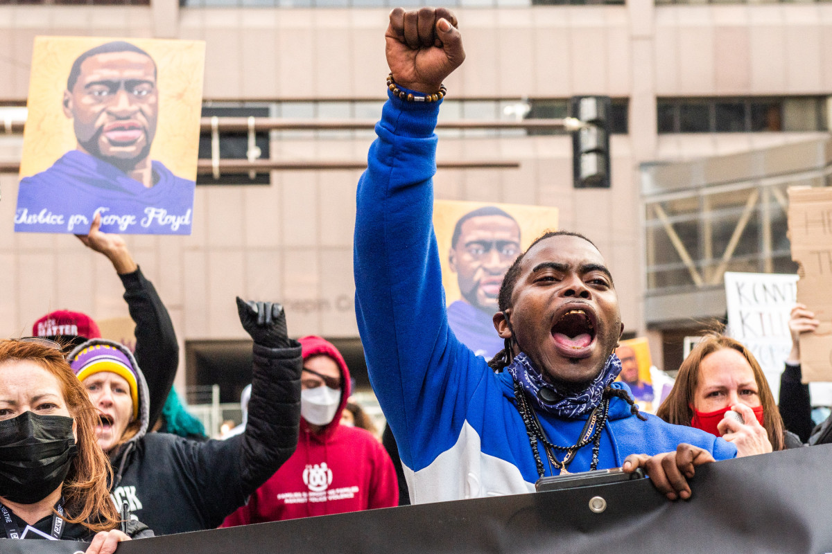 EuropaPress 3626593 28 march 2021 us minneapolis people take part in protest outside the