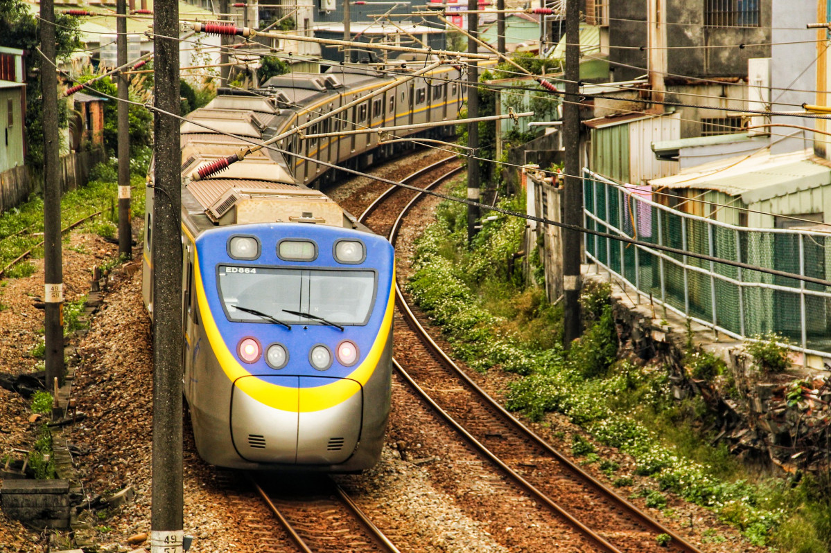 Train 4838091 1920