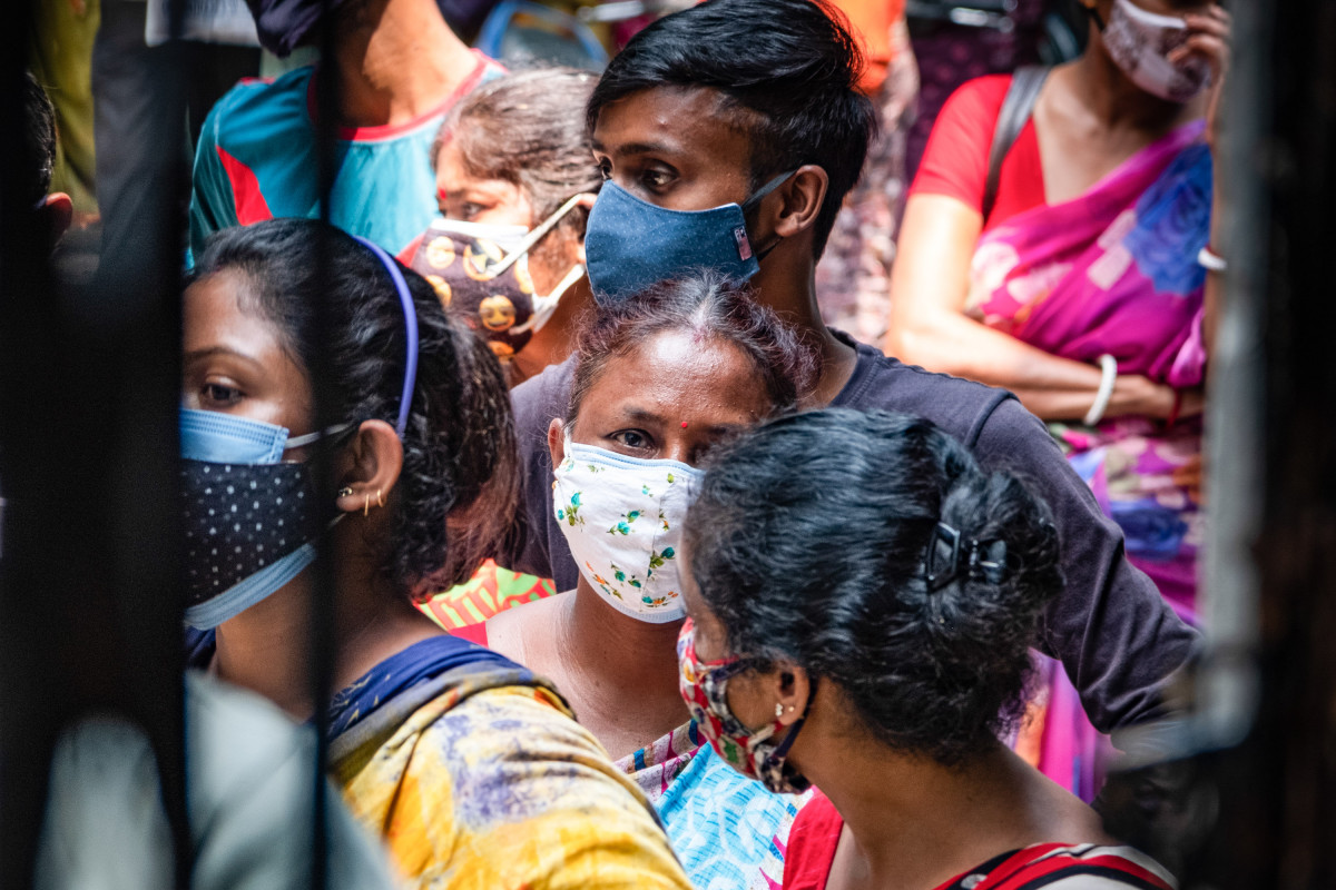 EuropaPress 3690531 06 may 2021 india kolkata people stand in long queue with no social