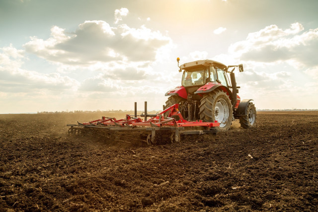 Mor un home en ser aixafat per una roda d'un tractor a Cerceda