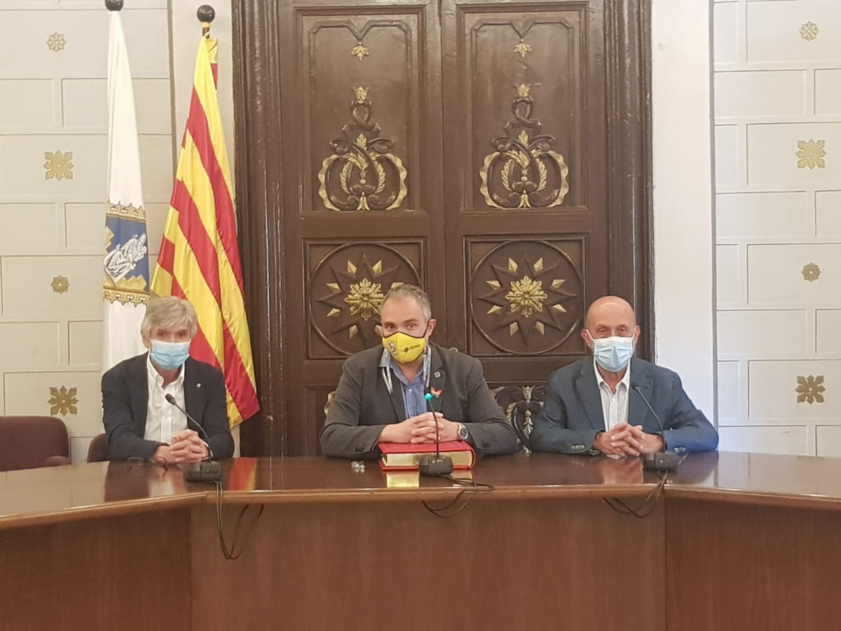 Josep Maria Argimon, Jordi Fàbrega i Joan Martinez Benazet a l'Ajuntament de La Seu d'Urgell (Lleida).