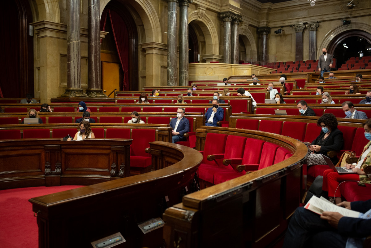 Vista general de una sesión plenaria en el Parlament de Catalunya, a 21 de julio de 2021, en Barcelona, Catalunya (España). Durante el Pleno, el conceller de Economía ha anunciado que el Govern rec