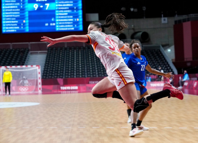 Victòria complicada de la selecció espanyola femenina d'handbol contra França