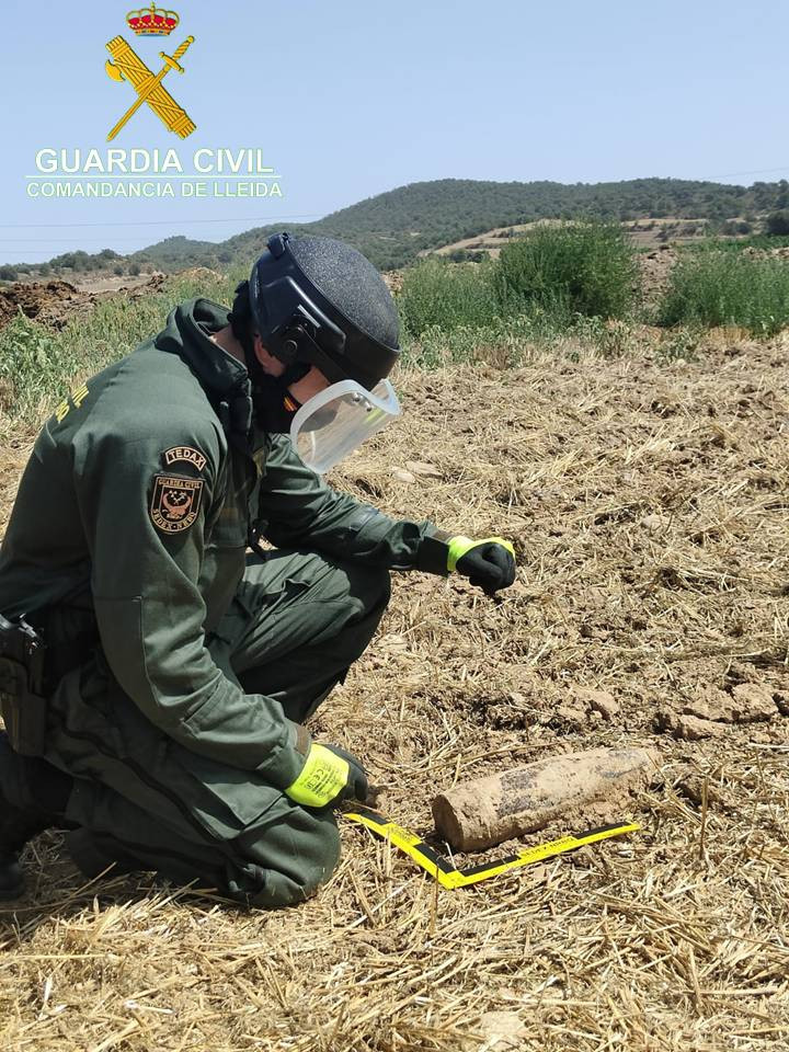 Apareix una bomba de la Guerra Civil prop de la C-14 a Artesa de Segre