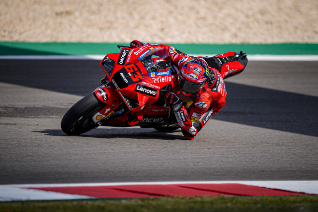 Pecco Bagnaia supera Marc Márquez i guanya el GP d'Aragó