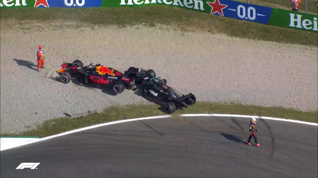 Ricciardo i McLaren aprofiten l'accident entre Hamilton i Verstappen per guanyar a Monza