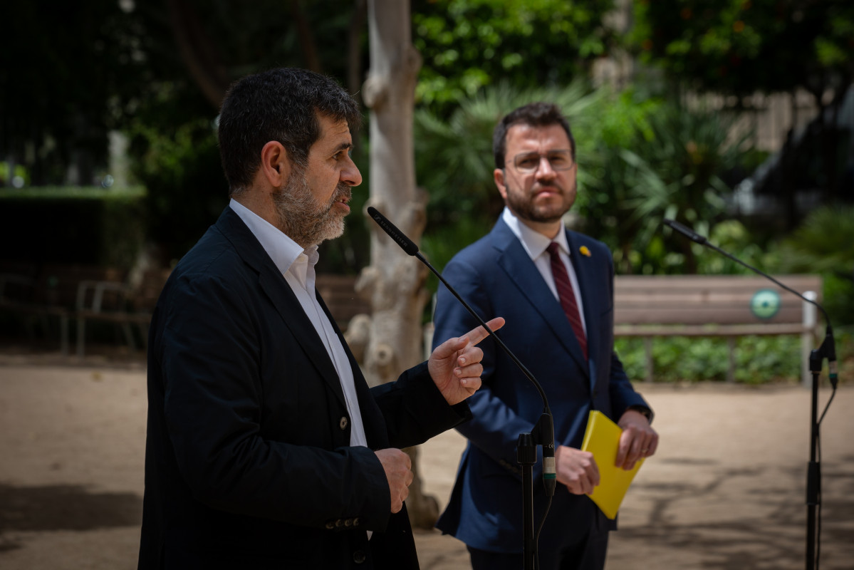 Archivo - Arxiu - El president de la Generalitat, Pere Aragonès, i el secretari general de Junts, Jordi Sànchez