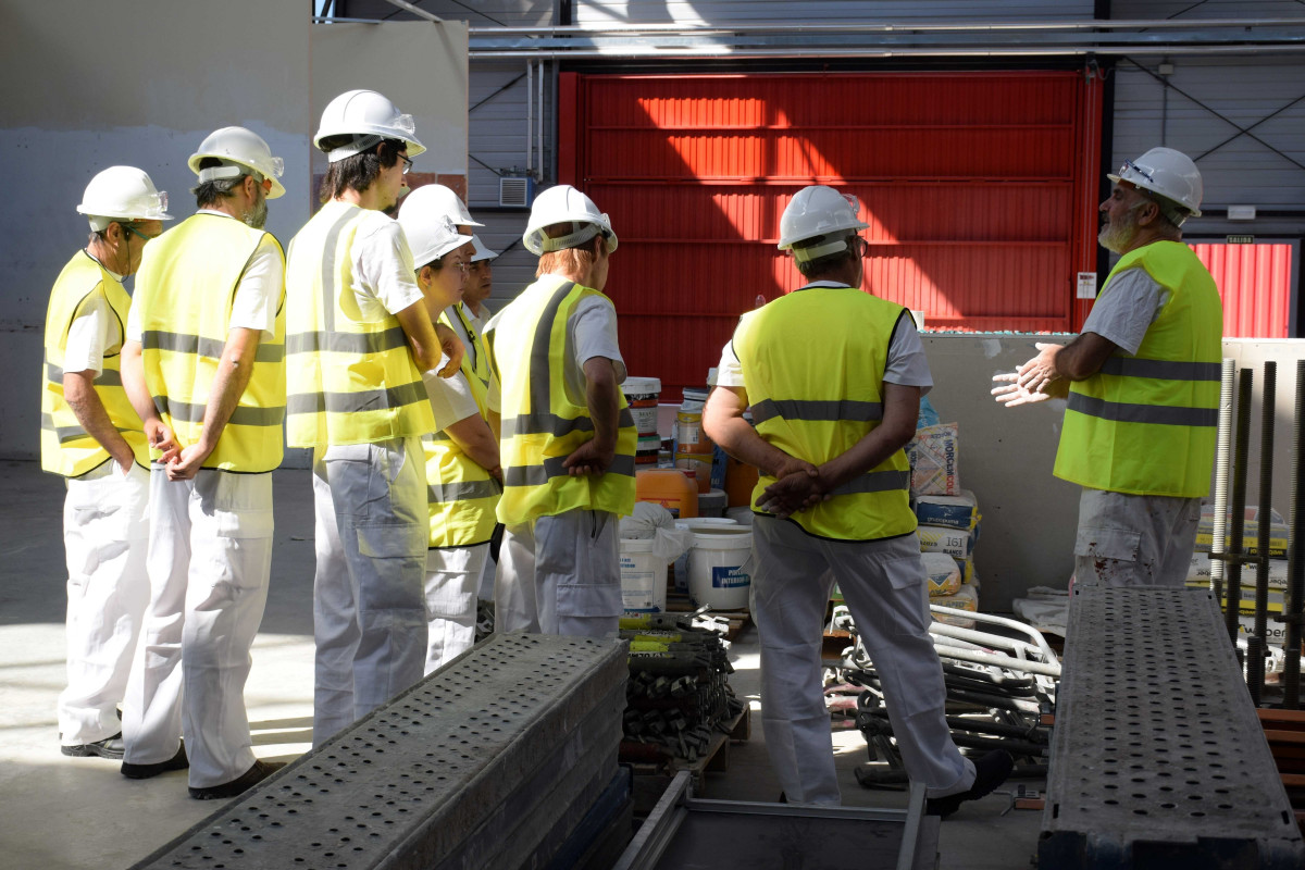 Varios obreros de la construcción