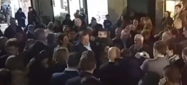 El jutjat acorda l'internament en règim tancat del menor que va agredir Rajoy