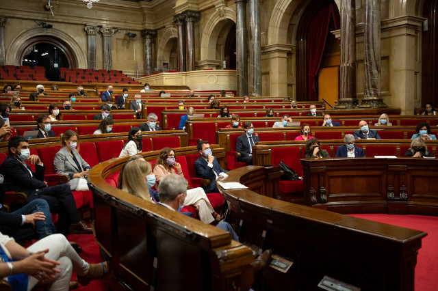 El Parlament parlarà de Rodalies, els Mossos i la cinquena onada en el primer ple ordinari, aquest dimarts