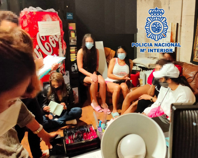 La policia allibera 25 dones obligades a prostituir-se a Barcelona