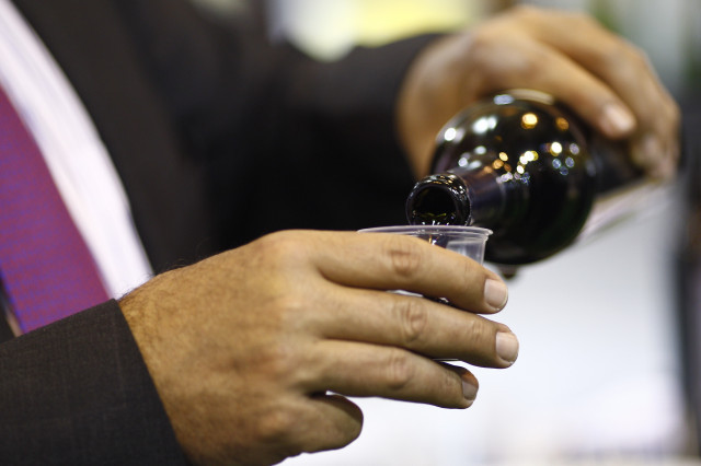 Archivo - Botella de vino