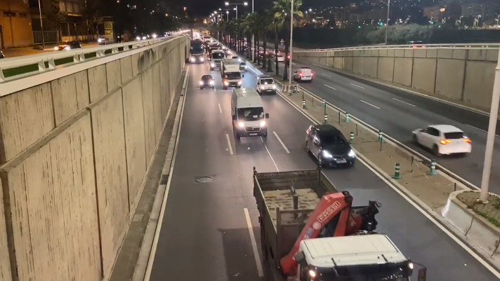 Cues quilomètriques a la Ronda Litoral i la C-58 en la segona marxa lenta de transportistes
