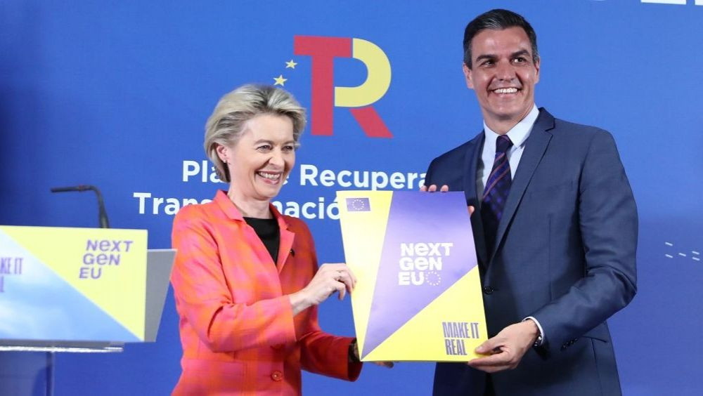 Ursula von der leyen presidenta de la comisio n europea junto a pedro sa nchez presidente del gobie 15 1000x564