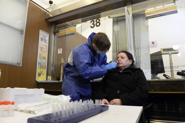 Àustria i República Txeca confirmen els seus primers casos de la variant òmicron del coronavirus