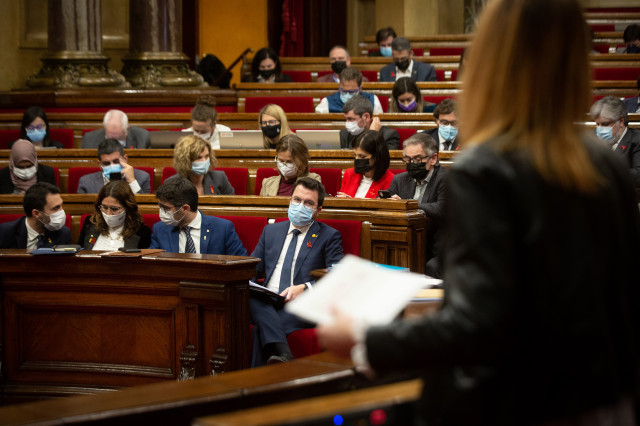 Aragonès i Albiach pacten 50,5 milions al dentista públic i 80 més a la salut mental als comptes