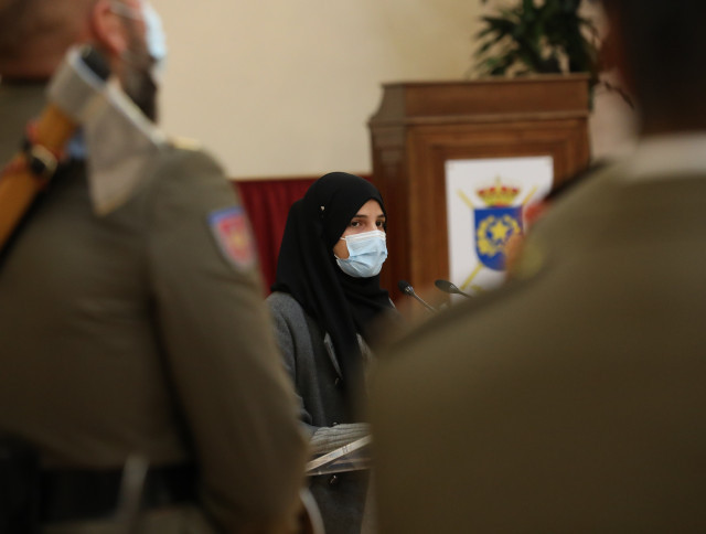 EuropaPress 4124686 samia afganas vino espana junto familia procedente afganistan interviene1