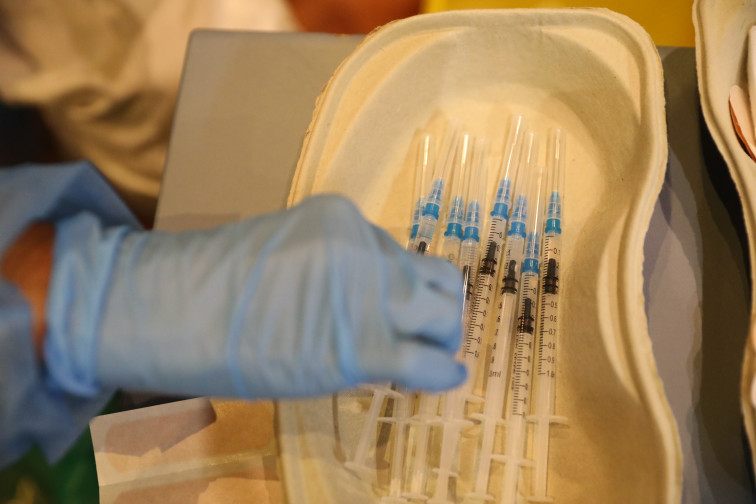 La Comissió Europea i Pfizer acorden enviar 20 milions de vacunes extres