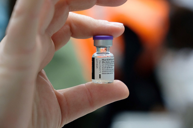 La vacuna de Moderna és més efectiva que la de Pfizer per prevenir contagis i hospitalitzacions