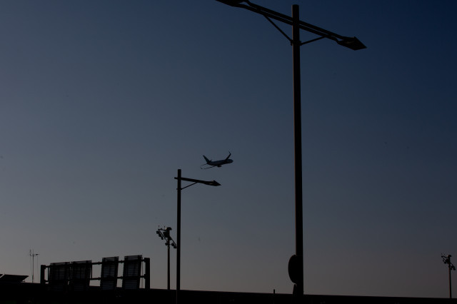 Aterra a Barcelona un vol amb 227 ciutadans ucraïnesos