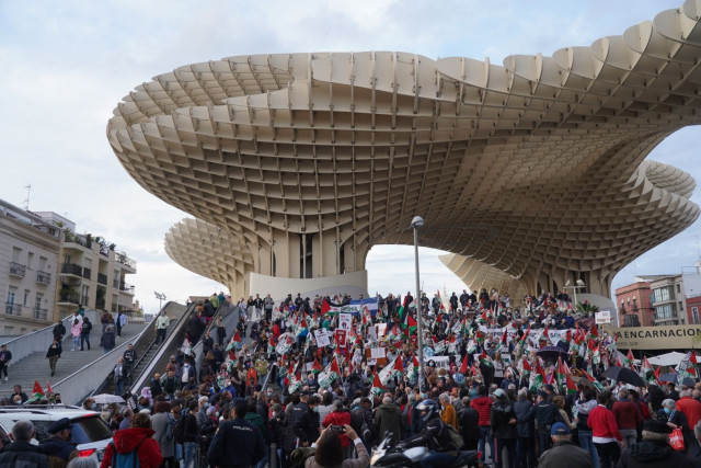EuropaPress 4335606 concentracion setas sevilla contra giro posicion gobierno respecto sahara