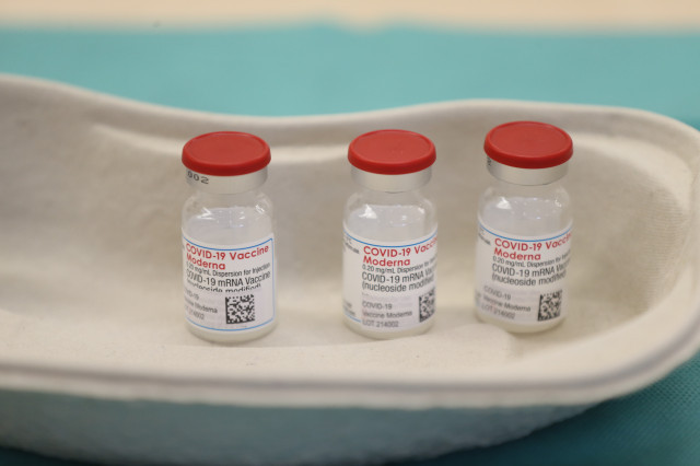 Moderna denúncia a Pfizer per 