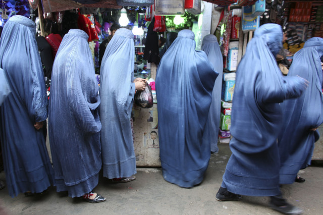 Les dones estan obligades a portar 'burka' en públic a l'Afganistan