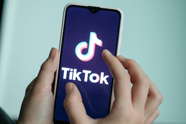 Aparten un directiu de TikTok per dir que les dones no han de tenir baixa per maternitat