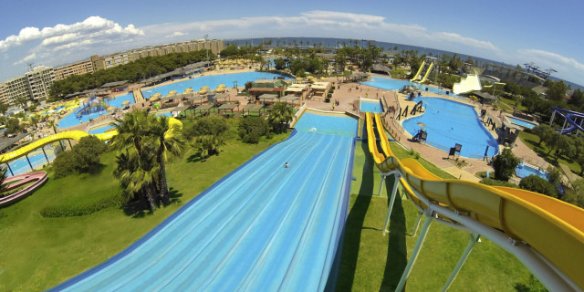 La Pineda mantindrà obert Aquopolis fins que es presenti el nou projecte
