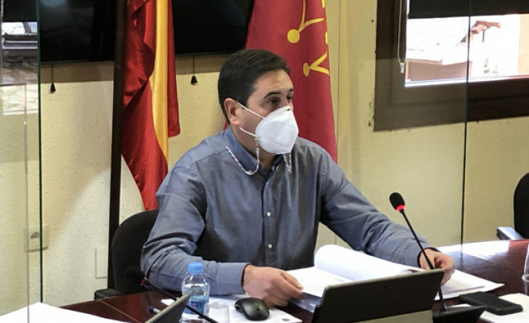 Investigat un alcalde de la Vall d'Aran per aixecar la faldilla a una noia en una discoteca