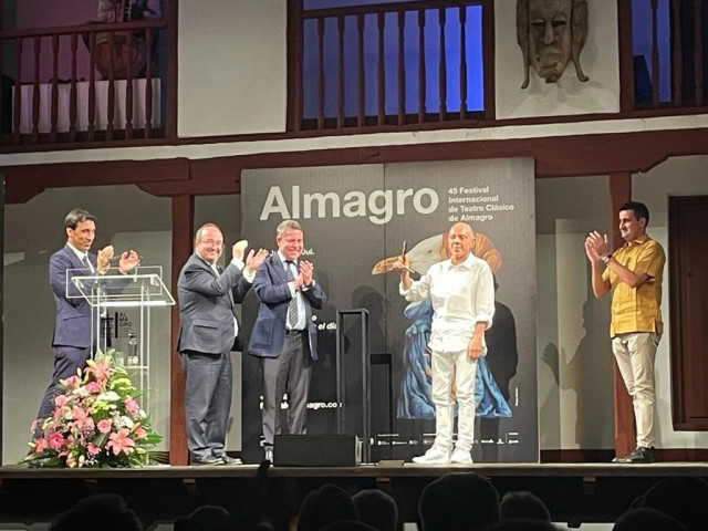 El dramaturg Lluís Pasqual rep el premi Corral de Comedias