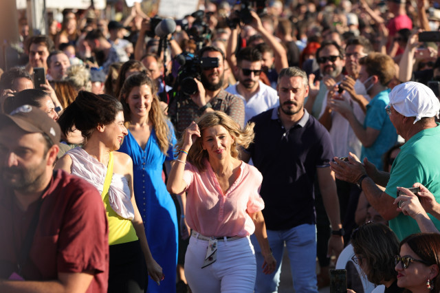 Díaz es dóna un bany de masses a l'inici del seu projecte 'Sumar'