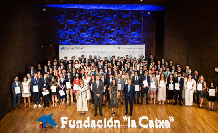 Els reis i Isidre Fainé lliuren les 120 beques de postgrau a l'estranger de La Fundació 