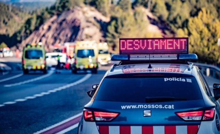 Tres morts en un xoc entre dues motos i un cotxe a Alfés