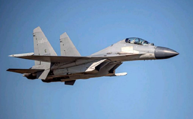 Xina bloqueja l'espai aeri de Taiwan i inicia maniobres militars amb foc real