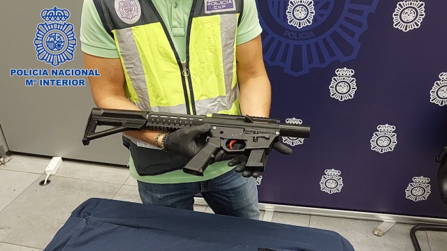 Detingut per fabricar armes amb una impressora 3D i divulgar-ho a xarxes socials